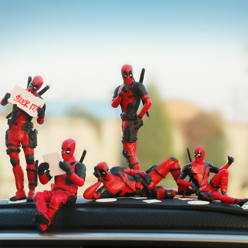 Venom Gaming Accessories - Anime Deadpool Action Figure Auto-interieur Decoratie